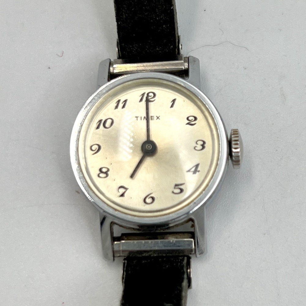 Vtg Timex Watch Women Silver Tone White‎ Dial Leather Band Manual Wind